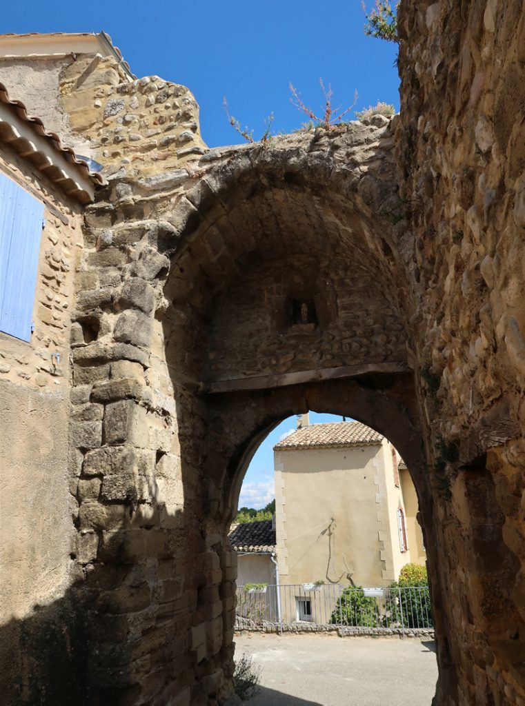 Enceinte médiévale de Buisson